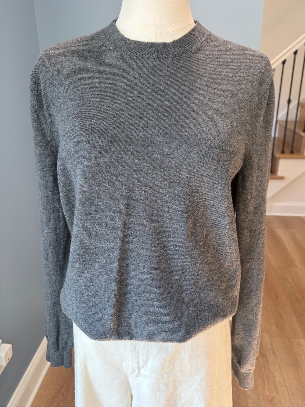 Banana Republic 100% Extra Fine Merino Wool Crewneck Sweater Gray M